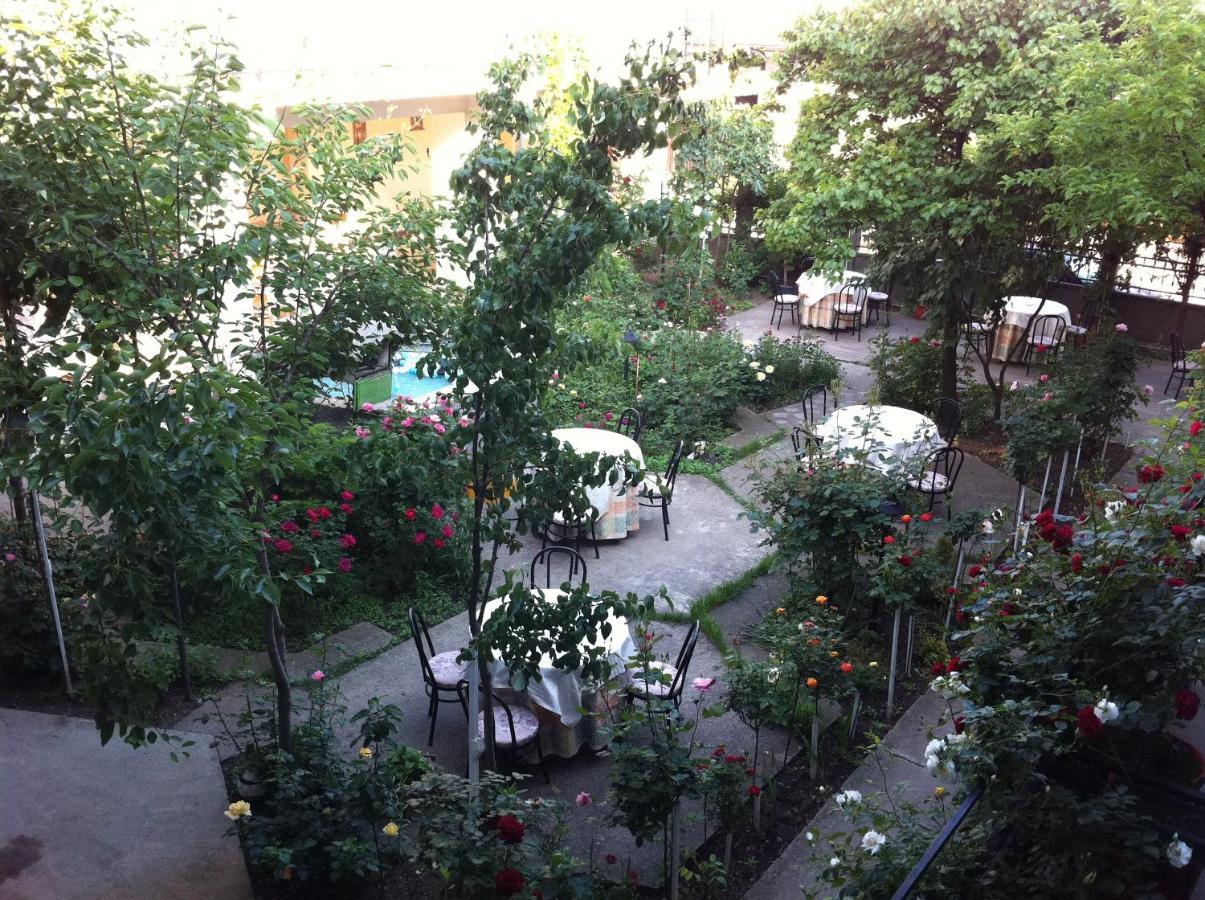 Hostel Tropical Drobeta Turnu Severin Eksteriør bilde
