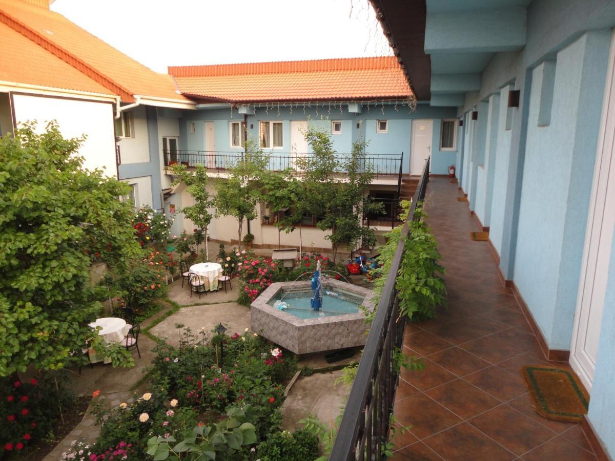 Hostel Tropical Drobeta Turnu Severin Eksteriør bilde