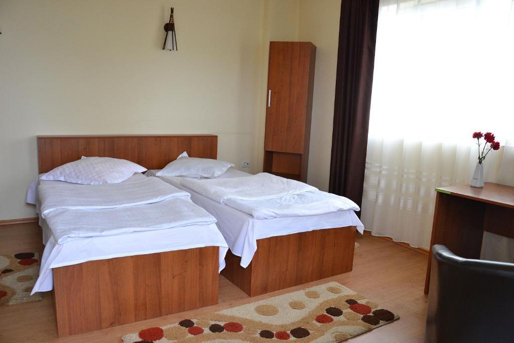 Hostel Tropical Drobeta Turnu Severin Eksteriør bilde
